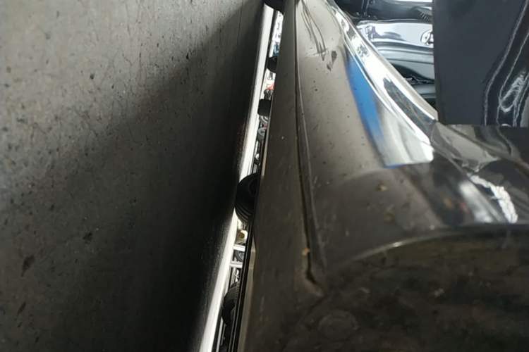 Used Tesla Model 3 2020 Standard Range Rear-Wheel Drive Upgraded Version Right Side Sill