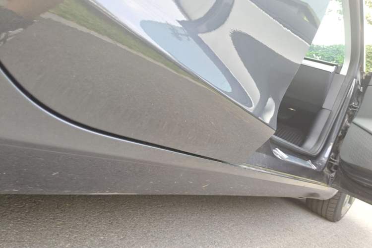 Used Tesla Model 3 2020 Refreshed Version Long-Range Rear-Wheel Drive Right Side Sill