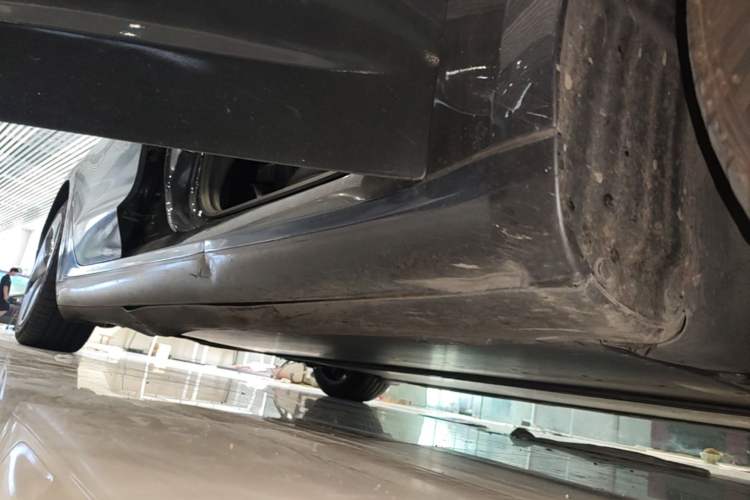 Used Tesla Model 3 2020 Refreshed Version Long-Range Rear-Wheel Drive Right Side Sill