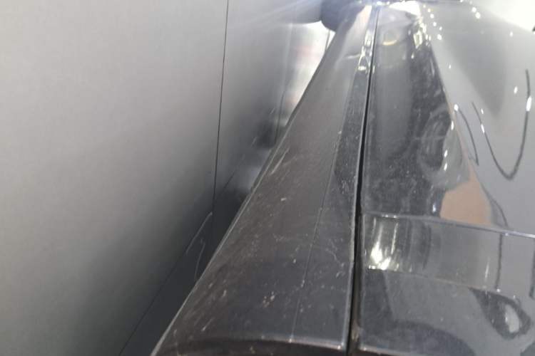 Used Tesla Model 3 2020 Standard Range Rear-Wheel Drive Upgraded Version Right Side Sill