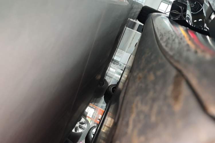 Used Tesla Model 3 2020 Standard Range Rear-Wheel Drive Upgraded Version Right Side Sill