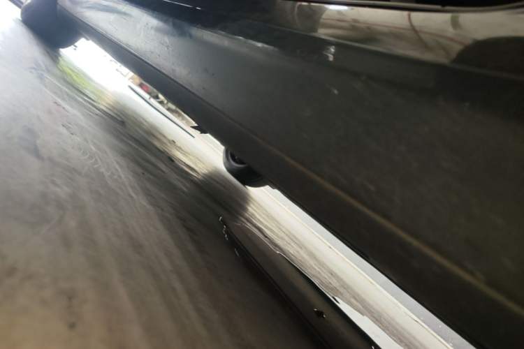 Used Tesla Model 3 2020 Revised Version Standard Range Rear-Wheel Drive – Upgraded Edition Right Side Sill