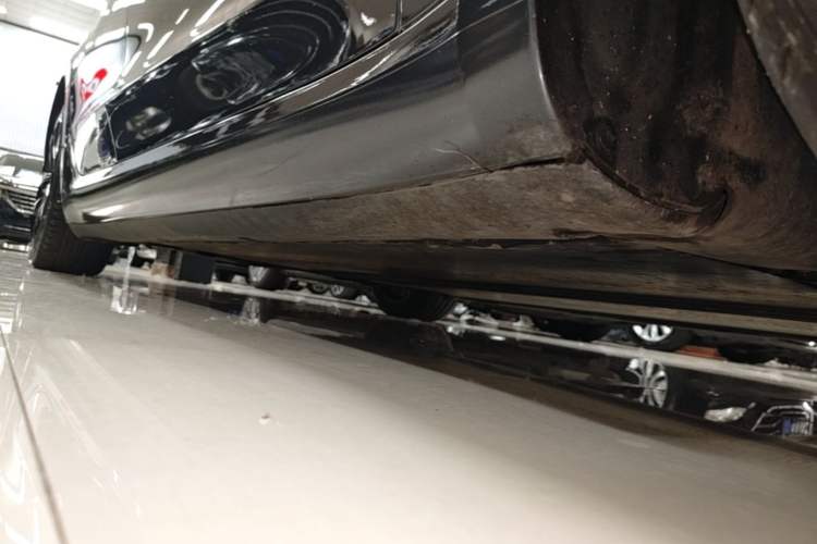 Used Tesla Model 3 2020 Revised Version Standard Range Rear-Wheel Drive – Upgraded Edition Right Side Sill