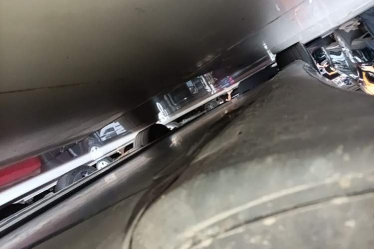 Used Tesla Model 3 2020 Revised Version Standard Range Rear-Wheel Drive – Upgraded Edition Right Side Sill