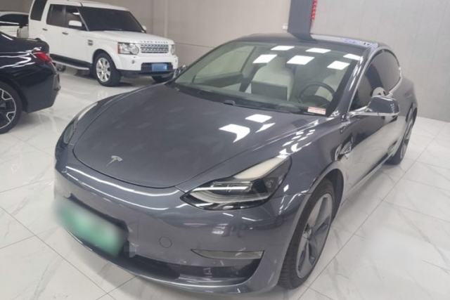 Ojetý Tesla Model 3 2020 Long-Range Rear-Wheel-Drive Version