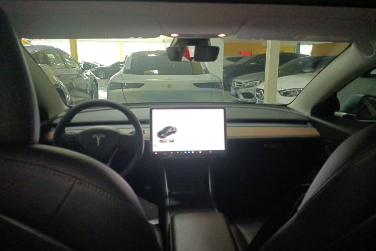 Used Tesla Model 3 2020 Revised Version Standard Range Rear-Wheel Drive – Upgraded Edition Center Console
