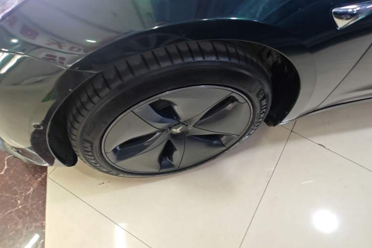 Used Tesla Model 3 2020 Revised Version Standard Range Rear-Wheel Drive – Upgraded Edition Left Front Wheel Hub