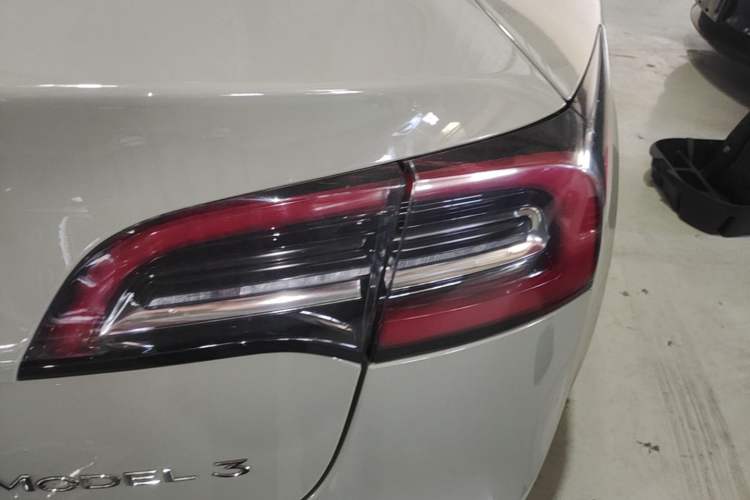 Used Tesla Model 3 2020 Refreshed Version Long-Range Rear-Wheel Drive Right Rear Taillight
