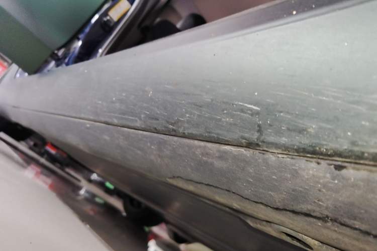 Used Tesla Model 3 2020 Standard Range Rear-Wheel Drive Upgraded Version Right Side Sill