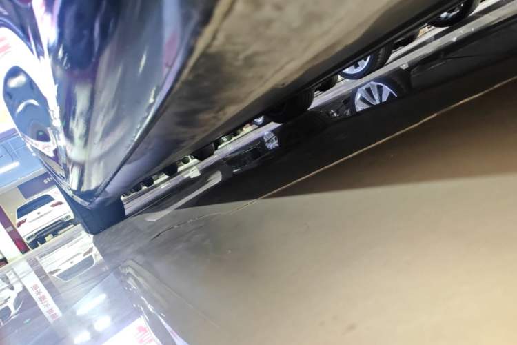 Used Tesla Model 3 2020 Revised Version Standard Range Rear-Wheel Drive – Upgraded Edition Right Side Sill