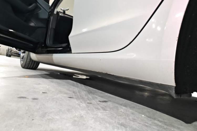Used Tesla Model 3 2020 Standard Range Rear-Wheel Drive Upgraded Version Left Side Sill