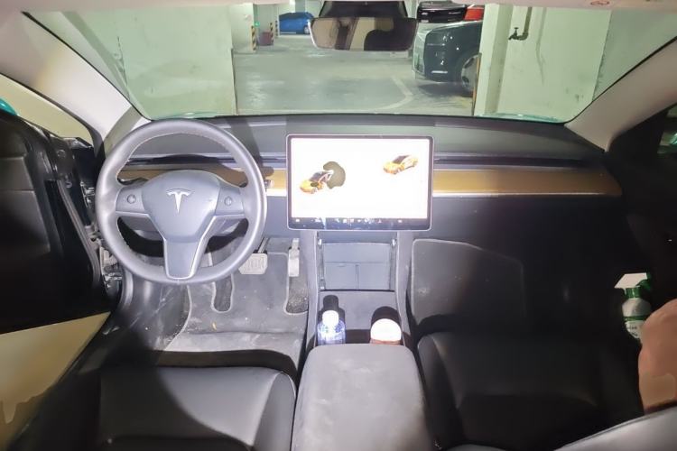 Used Tesla Model 3 2020 Revised Version Standard Range Rear-Wheel Drive – Upgraded Edition Center Console