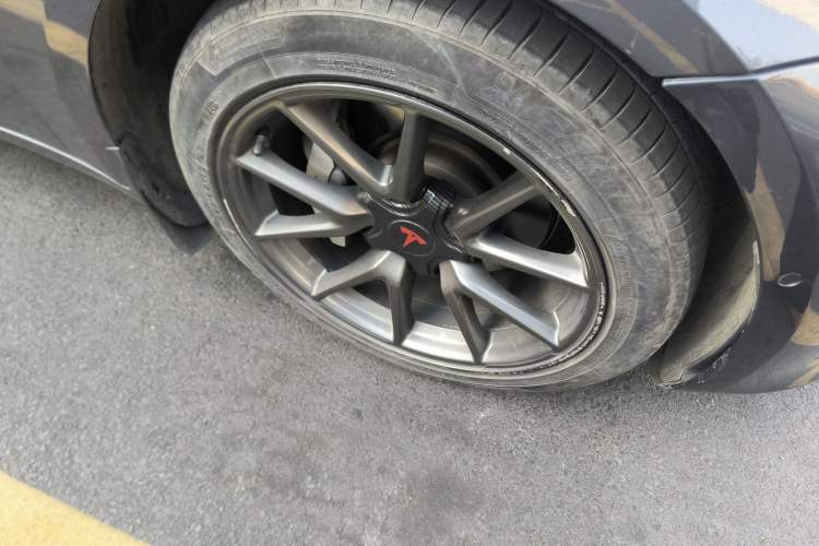 Used Tesla Model 3 2020 Standard Range Rear-Wheel Drive Upgraded Version Right Front Wheel Hub