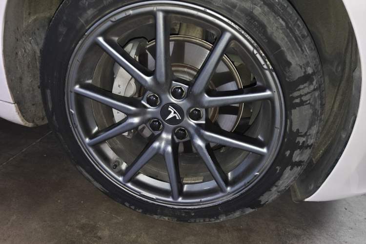Used Tesla Model 3 2020 Refreshed Version Long-Range Rear-Wheel Drive Right Front Wheel Hub