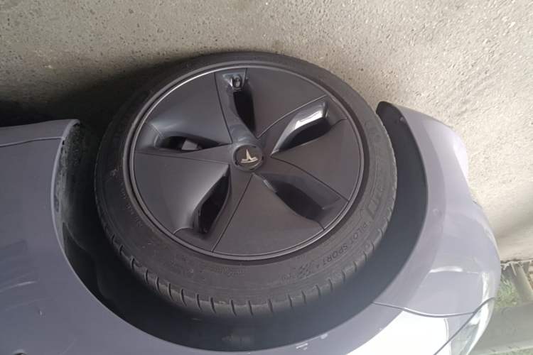 Used Tesla Model 3 2020 Refreshed Version Long-Range Rear-Wheel Drive Left Front Wheel Hub