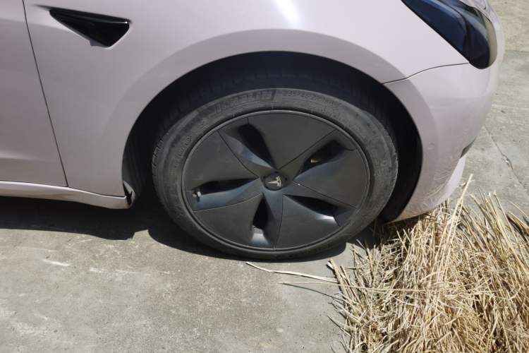 Used Tesla Model 3 2020 Standard Range Rear-Wheel Drive Upgraded Version Right Front Wheel Hub