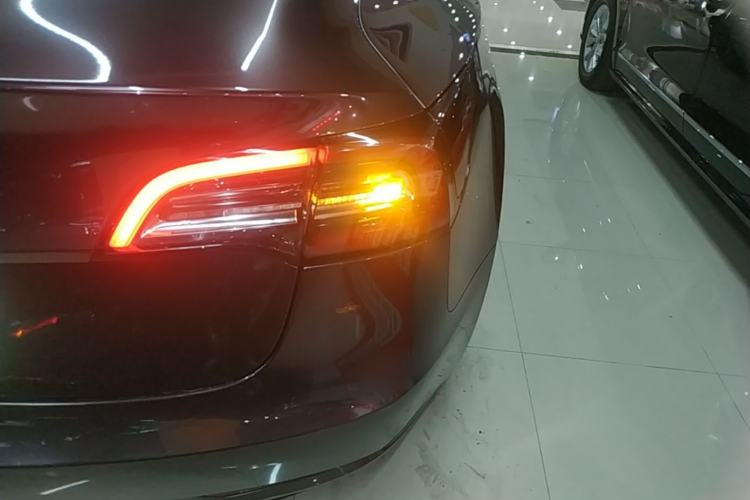 Used Tesla Model 3 2020 Standard Range Rear-Wheel Drive Upgraded Version Right Rear Taillight