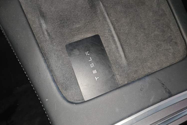 Used Tesla Model 3 2020 Revised Version Standard Range Rear-Wheel Drive – Upgraded Edition Vehicle Key