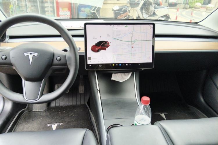 Used Tesla Model 3 2020 Revised Version Standard Range Rear-Wheel Drive – Upgraded Edition Center Console