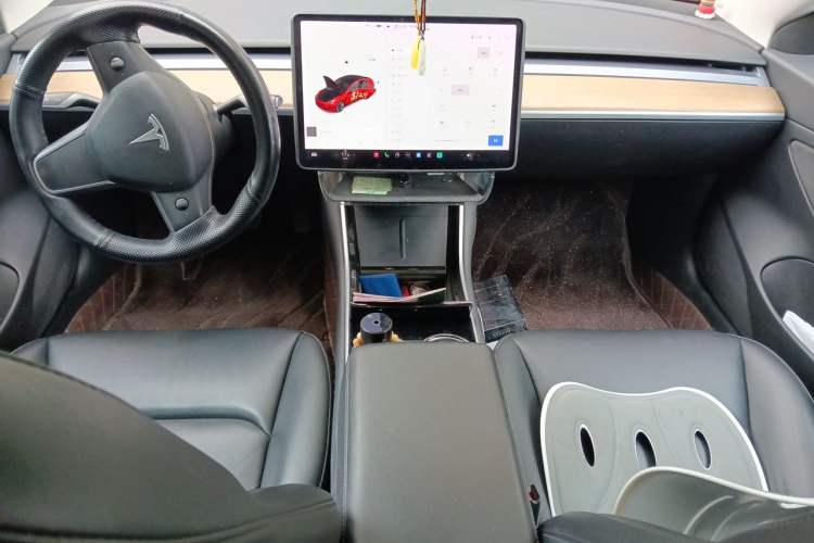Used Tesla Model 3 2020 Revised Version Standard Range Rear-Wheel Drive – Upgraded Edition Center Console