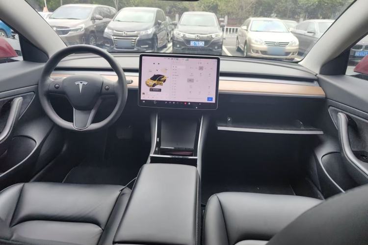 Used Tesla Model 3 2020 Revised Version Standard Range Rear-Wheel Drive – Upgraded Edition Center Console