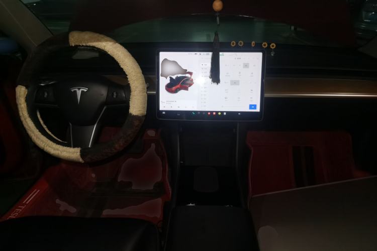 Used Tesla Model 3 2020 Revised Version Standard Range Rear-Wheel Drive – Upgraded Edition Center Console