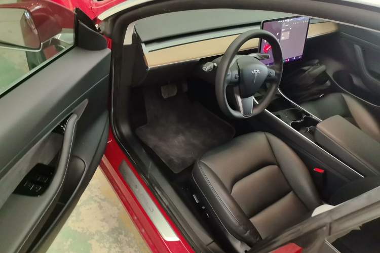 Used Tesla Model 3 2020 Revised Version Standard Range Rear-Wheel Drive – Upgraded Edition Interior 3