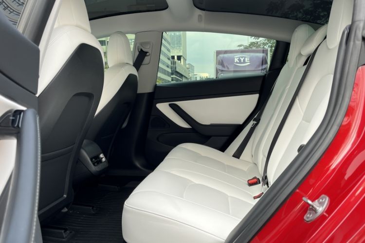 Used Tesla Model 3 2020 Standard Range Rear-Wheel Drive Upgraded Version Interior 4