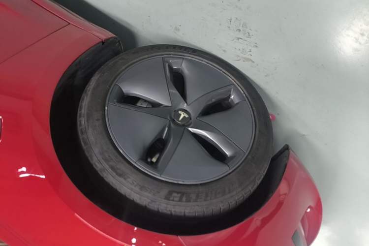 Used Tesla Model 3 2020 Revised Version Standard Range Rear-Wheel Drive – Upgraded Edition Left Front Wheel Hub