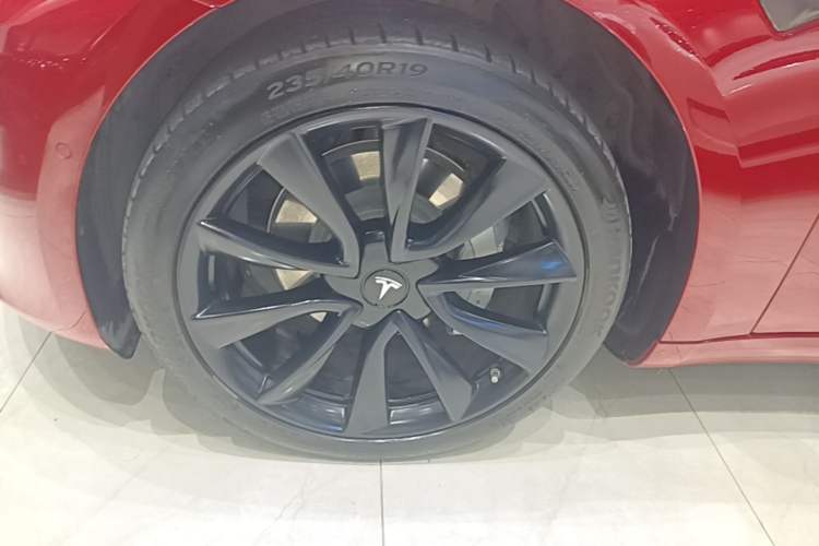 Used Tesla Model 3 2020 Long-Range Rear-Wheel-Drive Version Left Front Wheel Hub
