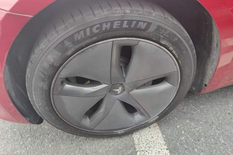 Used Tesla Model 3 2020 Revised Version Standard Range Rear-Wheel Drive – Upgraded Edition Left Front Wheel Hub