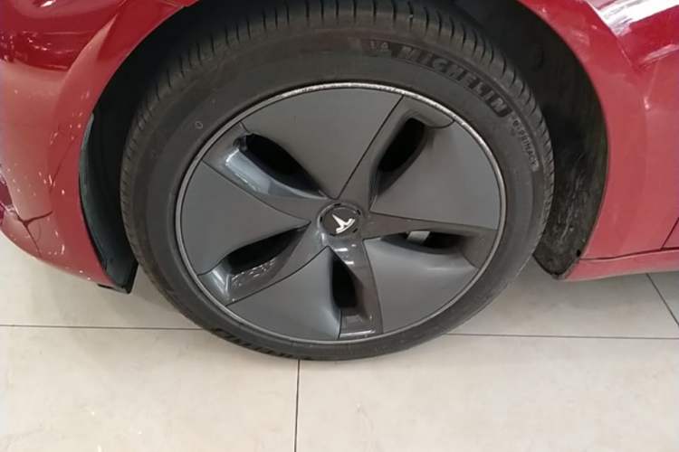 Used Tesla Model 3 2020 Revised Version Standard Range Rear-Wheel Drive – Upgraded Edition Left Front Wheel Hub