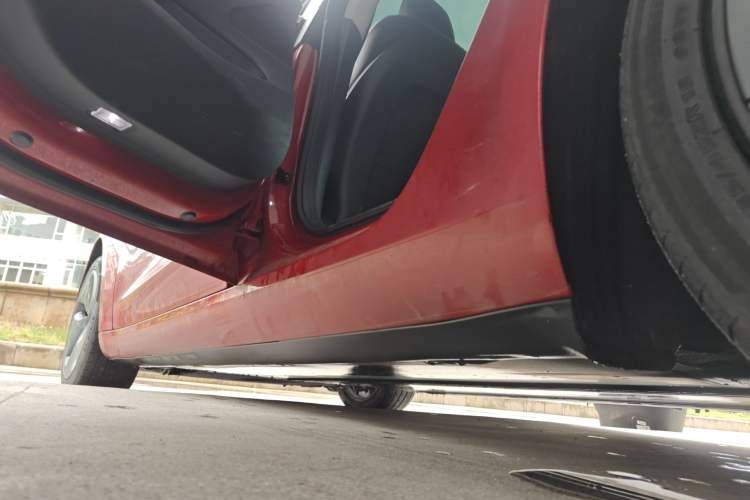 Used Tesla Model 3 2020 Standard Range Rear-Wheel Drive Upgraded Version Left Side Sill