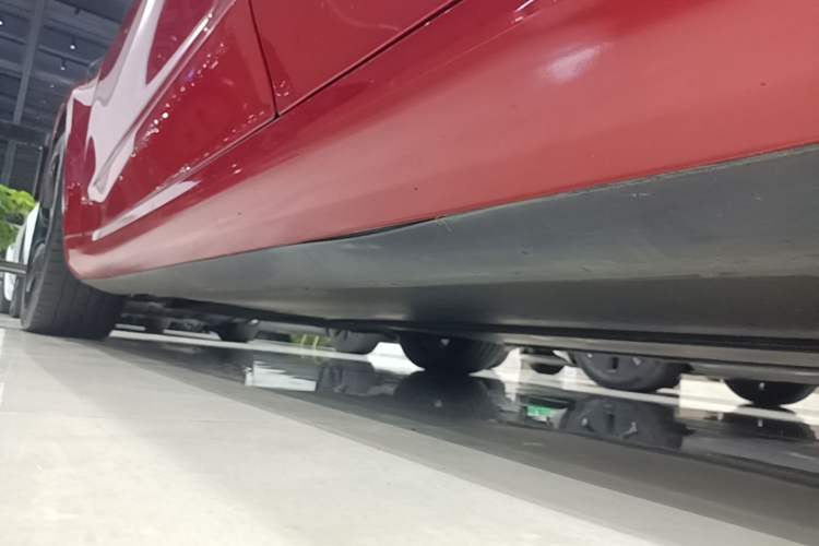 Used Tesla Model 3 2020 Long-Range Rear-Wheel-Drive Version Left Side Sill