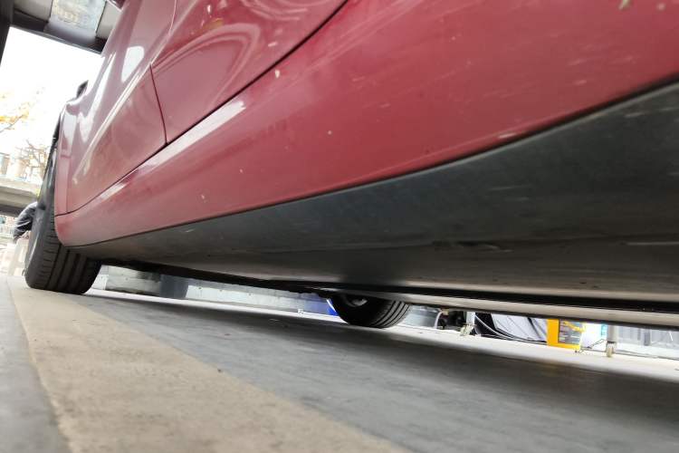 Used Tesla Model 3 2020 Standard Range Rear-Wheel Drive Upgraded Version Left Side Sill