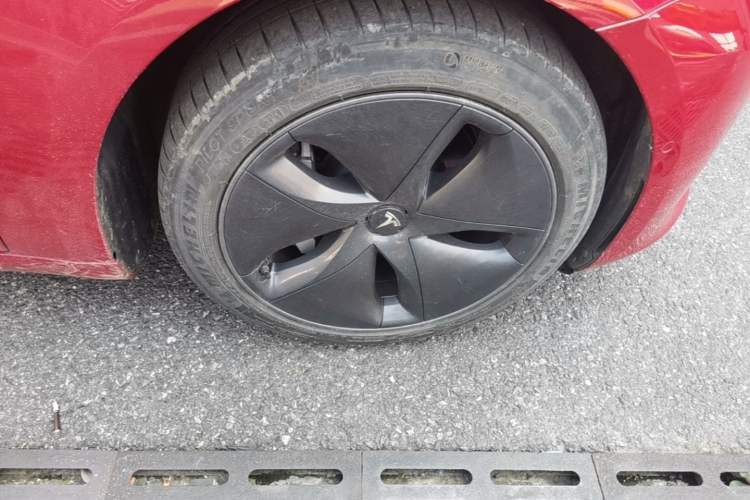 Used Tesla Model 3 2020 Standard Range Rear-Wheel Drive Upgraded Version Right Front Wheel Hub