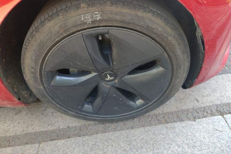 Used Tesla Model 3 2020 Standard Range Rear-Wheel Drive Upgraded Version Right Front Wheel Hub