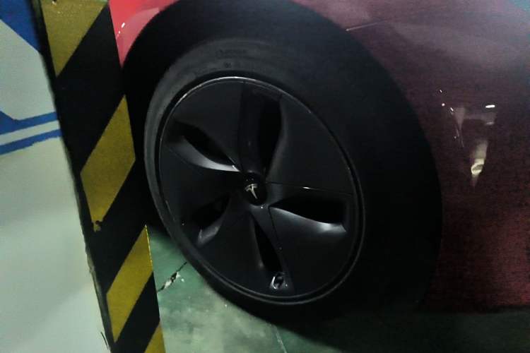 Used Tesla Model 3 2020 Standard Range Rear-Wheel Drive Upgraded Version Right Front Wheel Hub