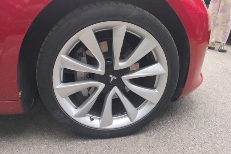 Used Tesla Model 3 2020 Refreshed Version Long-Range Rear-Wheel Drive Right Front Wheel Hub