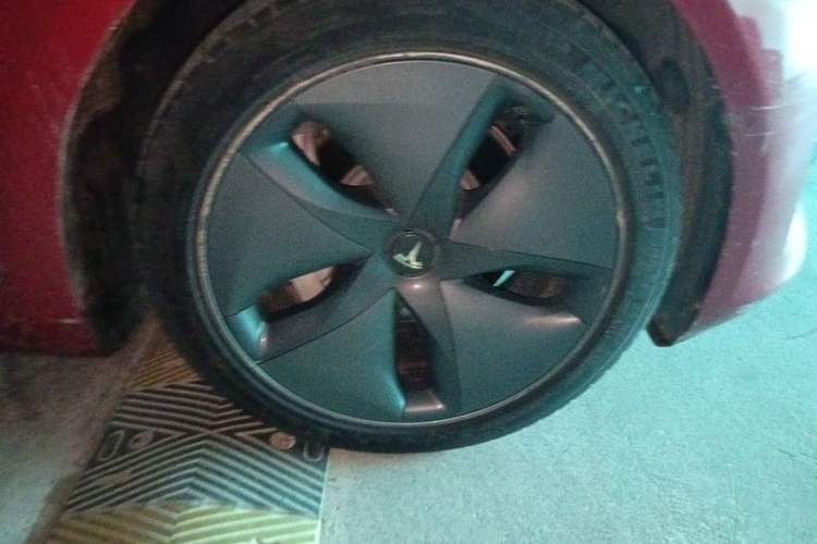Used Tesla Model 3 2020 Standard Range Rear-Wheel Drive Upgraded Version Right Front Wheel Hub