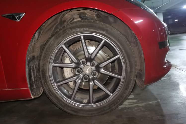Used Tesla Model 3 2020 Revised Version Standard Range Rear-Wheel Drive – Upgraded Edition Right Front Wheel Hub