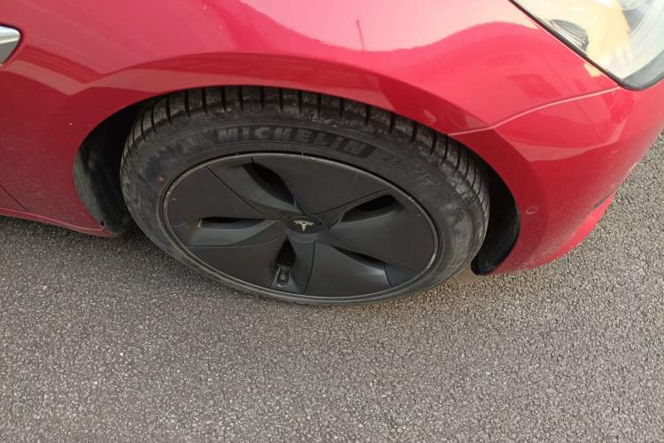 Used Tesla Model 3 2020 Revised Version Standard Range Rear-Wheel Drive – Upgraded Edition Right Front Wheel Hub