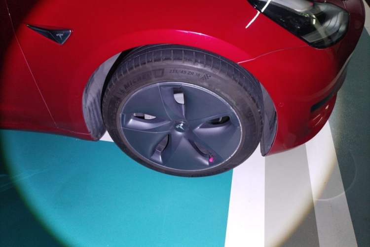 Used Tesla Model 3 2020 Standard Range Rear-Wheel Drive Upgraded Version Right Front Wheel Hub