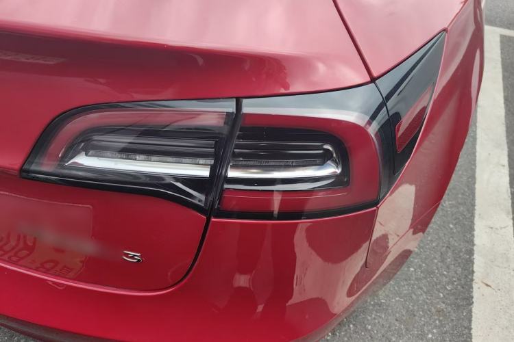 Used Tesla Model 3 2020 Revised Version Standard Range Rear-Wheel Drive – Upgraded Edition Right Rear Taillight