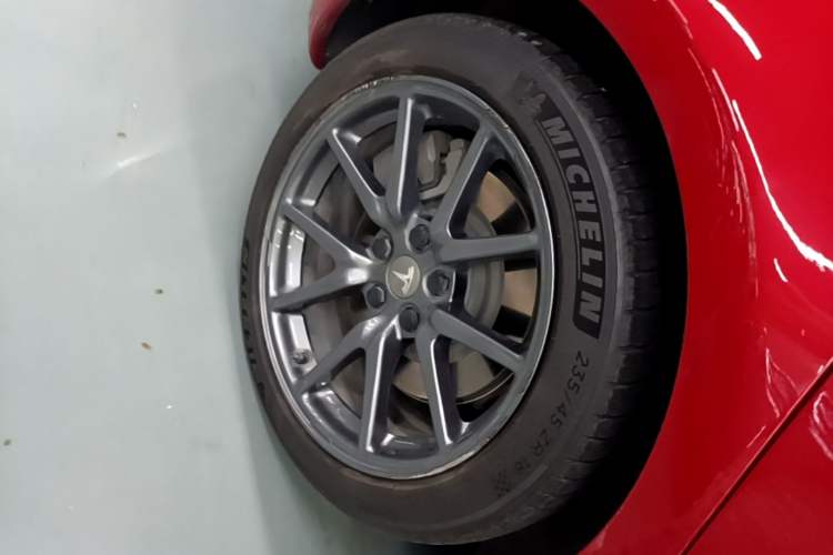 Used Tesla Model 3 2020 Refreshed Version Long-Range Rear-Wheel Drive Right Rear Wheel Hub