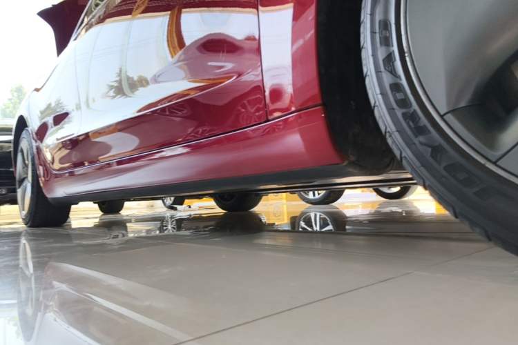 Used Tesla Model 3 2020 Standard Range Rear-Wheel Drive Upgraded Version Right Side Sill