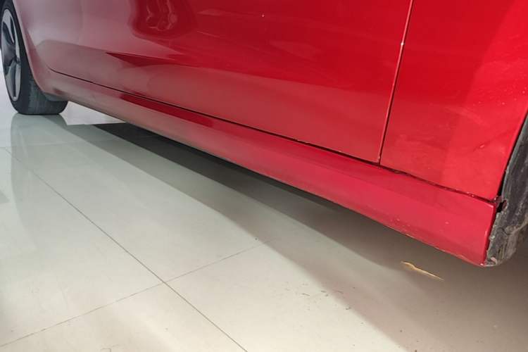 Used Tesla Model 3 2020 Standard Range Rear-Wheel Drive Upgraded Version Right Side Sill