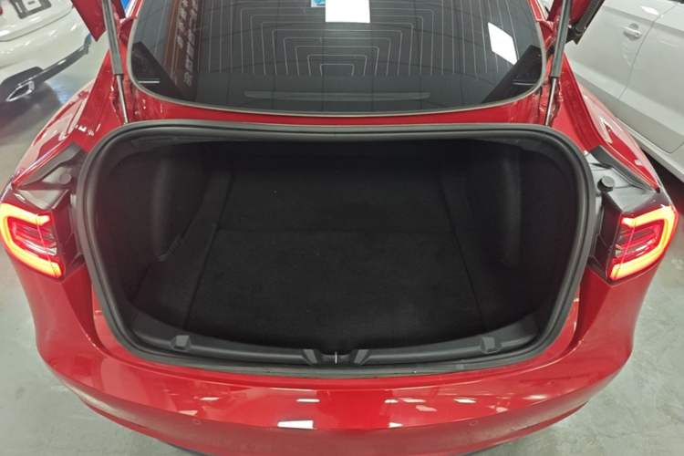 Used Tesla Model 3 2020 Long-Range Rear-Wheel-Drive Version Trunk