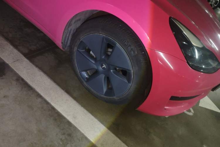 Used Tesla Model 3 2020 Revised Version Standard Range Rear-Wheel Drive – Upgraded Edition Right Front Wheel Hub