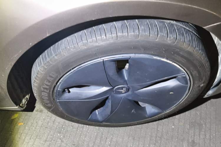 Used Tesla Model 3 2020 Refreshed Version Long-Range Rear-Wheel Drive Right Front Wheel Hub